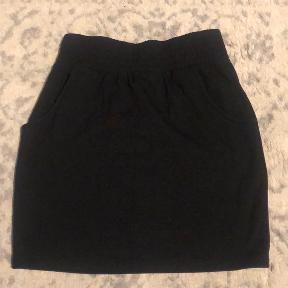 Elastic waist mini skirt - Picture 1 of 1